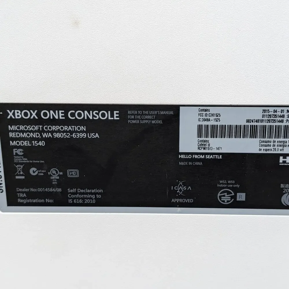 Microsoft Xbox One Console White Edition 500GB Bundle Cyber Nostalgia Core Retro